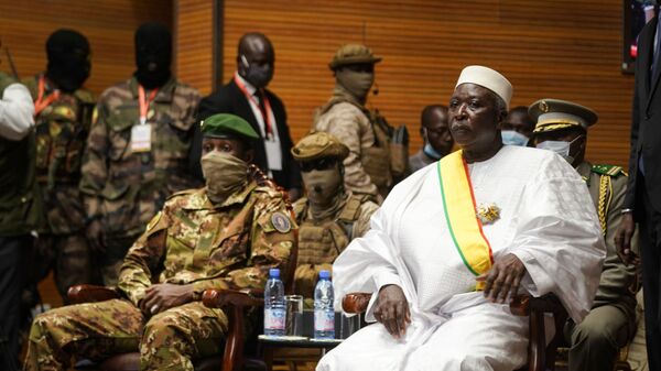 Le Président, Bah Ndaw (à droite), et le vice-Président, le colonel Assimi Goïta (à gauche), de la transition du Mali - Sputnik Afrique