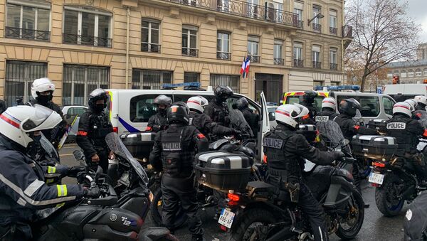 Une manifestation contre la loi Sécurité Globale à Paris, 12 décembre 2020 - Sputnik Afrique