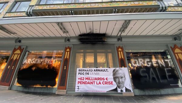 Une action d'Attac devant la Samaritaine à Paris, 3 juillet 2021 - Sputnik Afrique