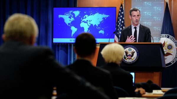 Ned Price, le porte-parole de département d'Etat américain, lors d'une conférence de presse  - Sputnik Afrique