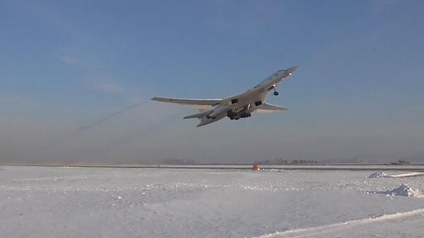 Un Tu-160 russe - Sputnik Afrique