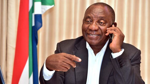 President Cyril Ramaphosa receiving calls at his official residence in Cape Town - Sputnik Africa