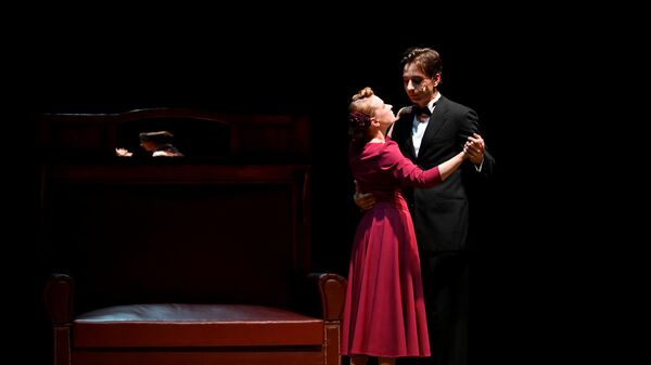 Actors in a scene from the play Veronica directed by Konstantin Bogomolov at the Moscow Drama Theater on Bronnaya on April 27, 2023. - Sputnik Africa