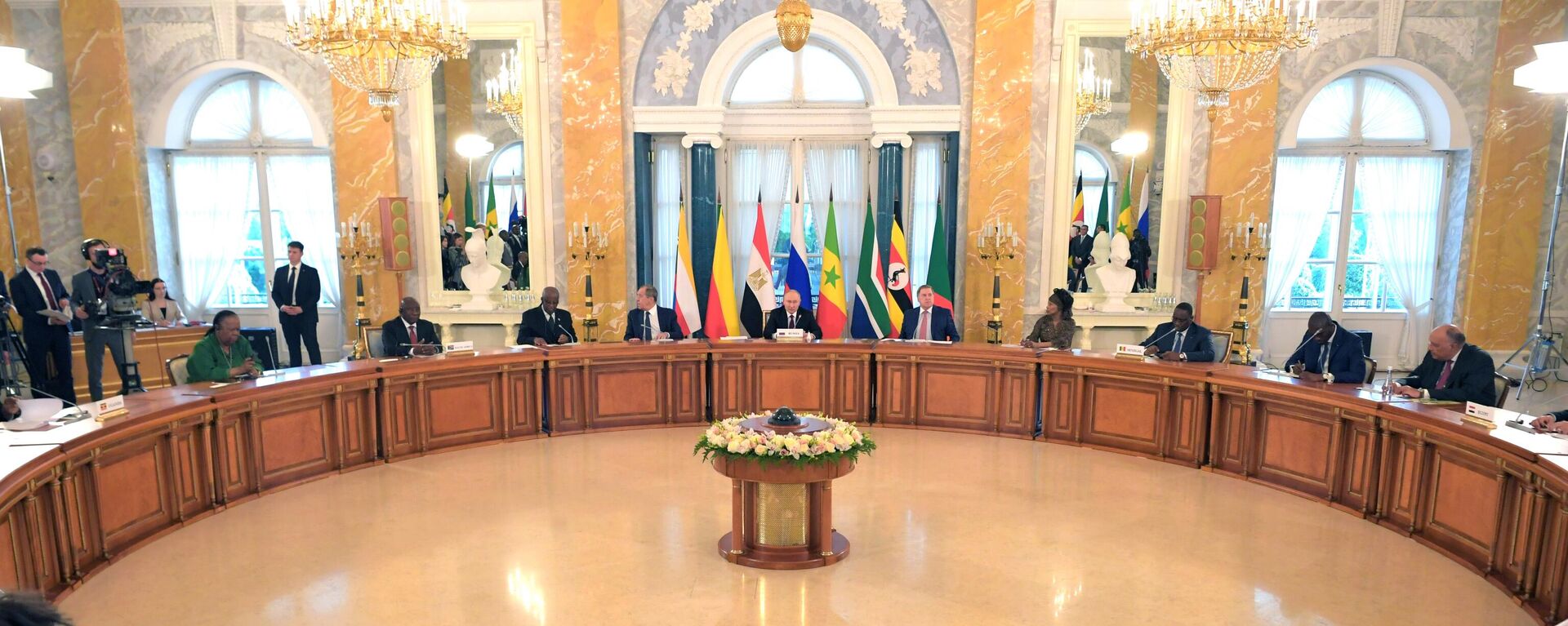 Russian President Vladimir Putin at a meeting with the leaders of a number of African states who arrived in St. Petersburg to negotiate possible ways to resolve the situation in Ukraine on June 17, 2023. - Sputnik Africa, 1920, 11.07.2023