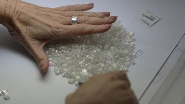A picture taken at De Beers office on October 3, 2016, in Gaborone shows diamonds from Botswana diamonds mines - Sputnik Africa