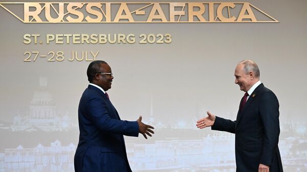 Vladimir Putin greets Guinea-Bissau President Umaro Sissoco Embalo - Sputnik Africa