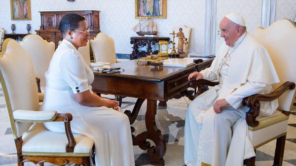 Pope in audience with Anita Among, Speaker of the Ugandan Parliament - Sputnik Africa