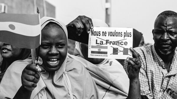 France et Niger: Paris ne veut «en aucun cas permettre à l'Afrique de s'épanouir», selon un expert - Sputnik Afrique