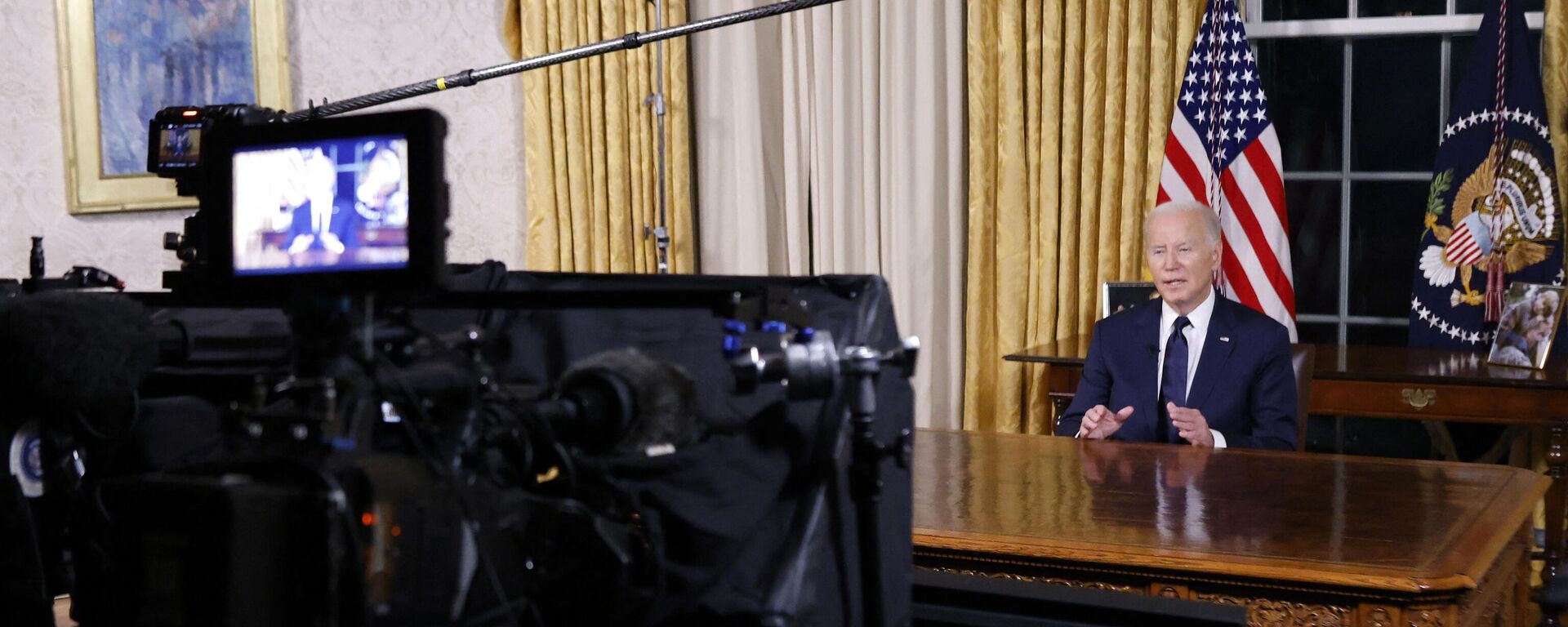US President Joe Biden addresses the nation on the conflict between Israel and Gaza and the conflagration in Ukraine from the Oval Office of the White House in Washington, DC, on October 19, 2023. - Sputnik Africa, 1920, 26.10.2023