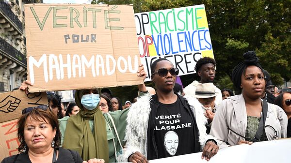 Protestors attend a united march against police brutality called by NGOs, unions and parties, in Paris on September 23, 2023.  - Sputnik Africa