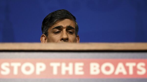 Britain's Prime Minister Rishi Sunak holds a press conference, following the Supreme Court's Rwanda policy judgement - Sputnik Africa