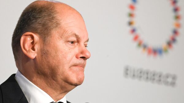 German Chancellor Olaf Scholz during the press approach following the meeting at the informal EU summit in Prague. - Sputnik Africa