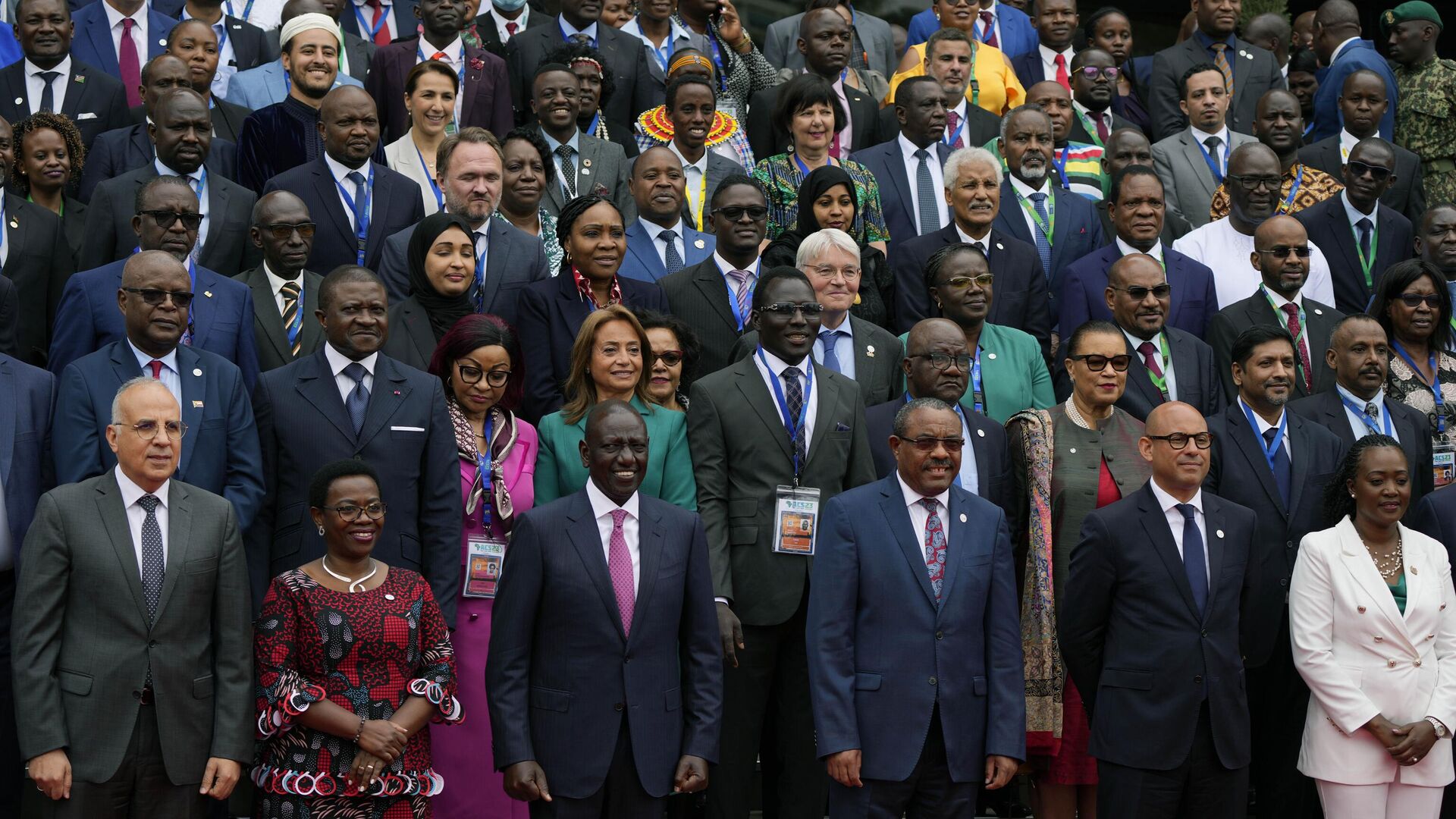 Head of states and delegates pose for a group photo, during the official opening of the Africa Climate Summit at the Kenyatta International Convention Centre in Nairobi, Kenya, Monday, Sept. 4, 2023. Head of states and delegates pose for a group photo, during the official opening of the Africa Climate Summit at the Kenyatta International Convention Centre in Nairobi, Kenya, Monday, Sept. 4, 2023. - Sputnik Africa, 1920, 13.12.2023