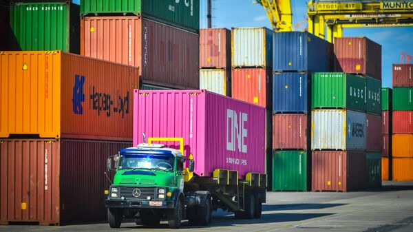 Poids lourd dans un port - Sputnik Afrique