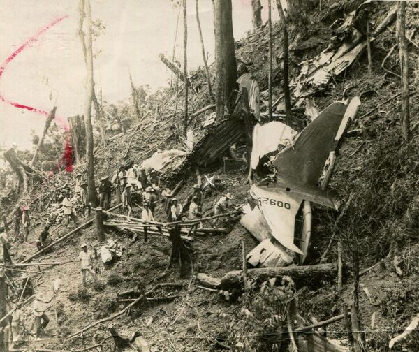 The crash site of the Philippine presidential plane with Ramon Magsaysay onboard on March 17, 1957. The plane was on its way from Cebu City to Manila. The crash site of the Philippine presidential plane with Ramon Magsaysay onboard on March 17, 1957. The plane was on its way from Cebu City to Manila. - Sputnik Africa