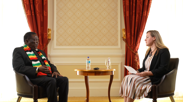 Emmerson Mnangagwa pendant son interview à Sputnik Afrique - Sputnik Afrique