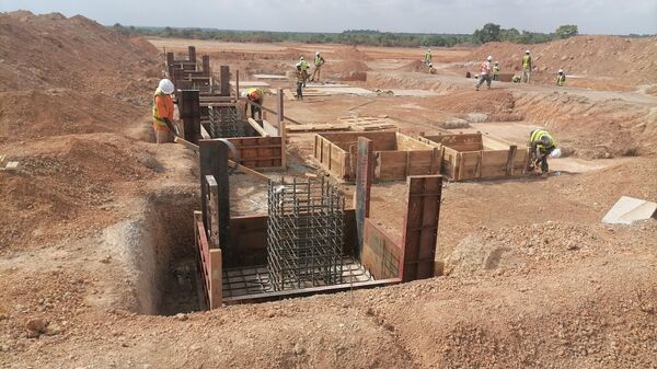 Stage 1 DMS plant formwork construction underway at our flagship Bougouni Lithium Project in Mali. - Sputnik Afrique