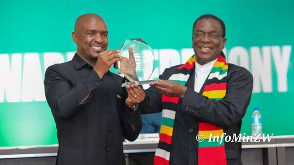 Minister of Transport and Infrastructure Development Felix Mhona awarded as the best cabinet minister of 2024. - Sputnik Africa