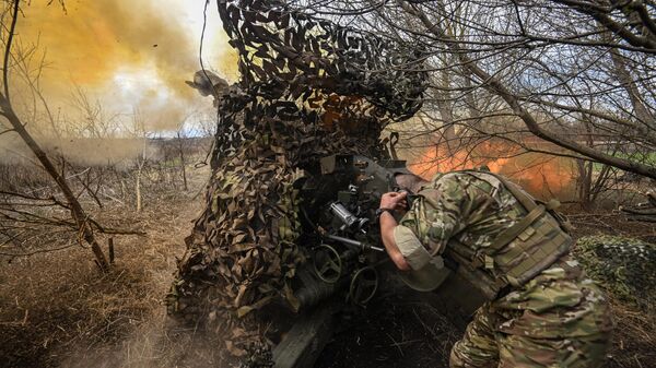 Fighter of the artillery crew of the D-20 howitzer gun of the Kashtana battalion tactical group of the Akhmat SpN of the Ministry of Defense of the Russian Federation in the Kursk direction of a special military operation. - Sputnik Africa