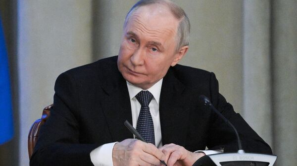 President Putin Behaves 'Like a Gentleman When It Comes to War,' Says Expert - Sputnik Africa