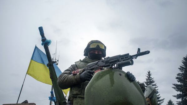 Un soldat en Ukraine (image d'illustration) - Sputnik Afrique