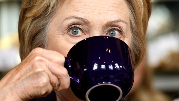 La doublure d'Hillary Clinton plus à l’aise que sa version originale ? - Sputnik Afrique