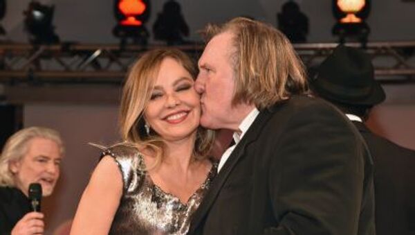 Ornella Muti et Gérard Depardieu - Sputnik Afrique