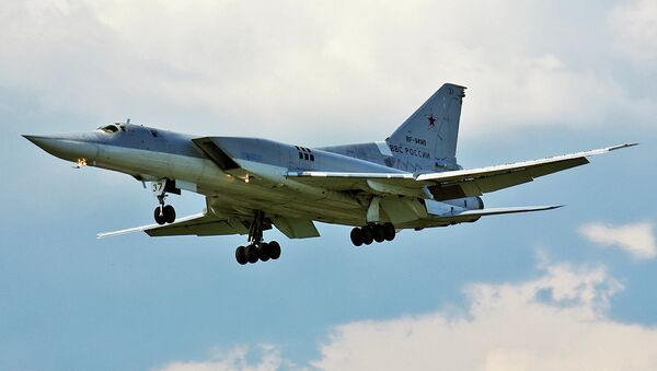 Un bombardier lance-missiles Tu-22M3 - Sputnik Afrique