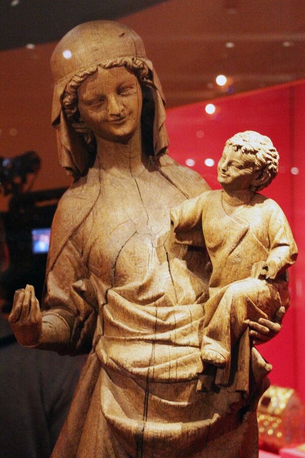 Des joyaux de la Sainte-Chapelle s'exposent au Kremlin Des joyaux de la Sainte-Chapelle s'exposent au Kremlin - Sputnik Afrique