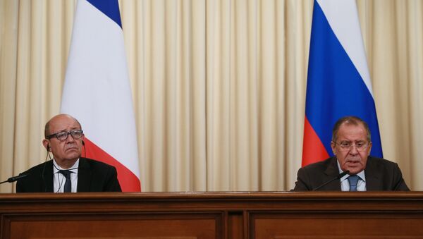 Sergueï Lavrov et Jean-Yves Le Drian - Sputnik Afrique