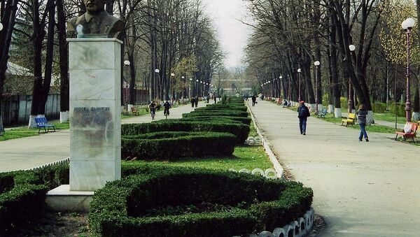 Bâcau, Romania. Monumentul Mircea Cancicov, March 2001 - Sputnik Afrique