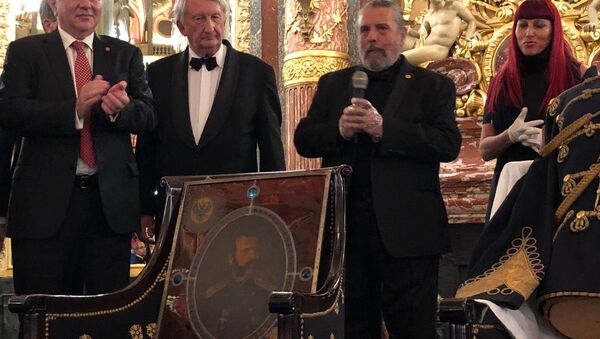 Des reliques qui appartenaient à l'empereur Alexandre II ont été restituées à Alexeï Mechkov - Sputnik Afrique