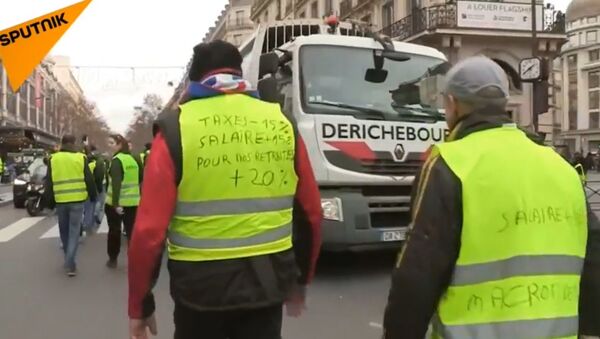 Des Gilets jaunes à Paris - Sputnik Afrique