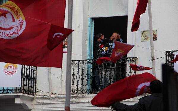 Les Tunisiens célèbrent les 8 ans de la Révolution Les Tunisiens célèbrent les 8 ans de la Révolution - Sputnik Afrique