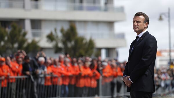 Emmanuel Macron aux Sables-d’Olonne pour rendre hommage aux trois sauveteurs de la SNSM décédés - Sputnik Afrique