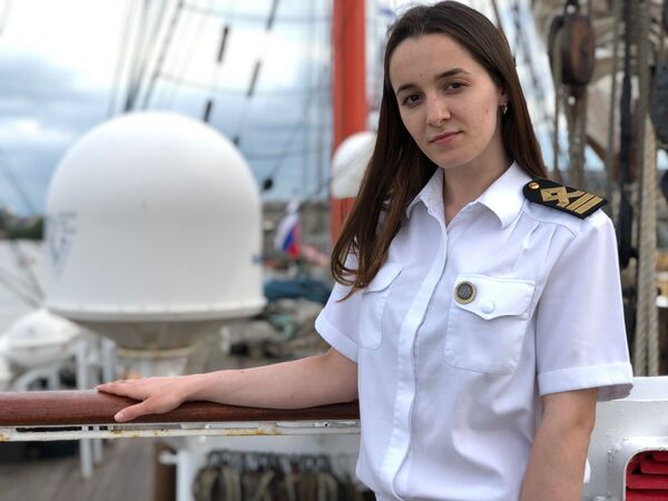 Dans la Marine russe, femme à bord porte… bonheur! Dans la Marine russe, femme à bord porte… bonheur! - Sputnik Afrique