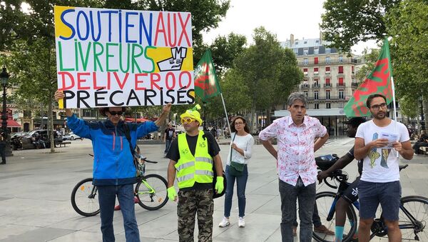 Les livreurs de Deliveroo en colère contre la précarisation grandissante - Sputnik Afrique