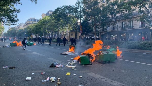 La marche pour le climat rejointe par les Gilets jaunes se tient à Paris - Sputnik Afrique