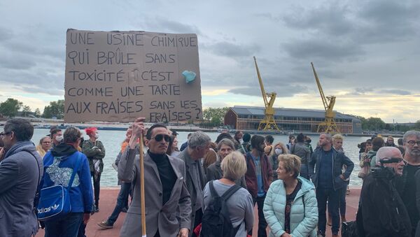 Une manifestation des habitants de Rouen après l'incendie de Lubrizol, 30 septembre 2019 - Sputnik Afrique