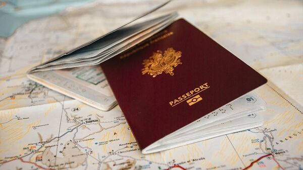 Passeport français - Sputnik Afrique