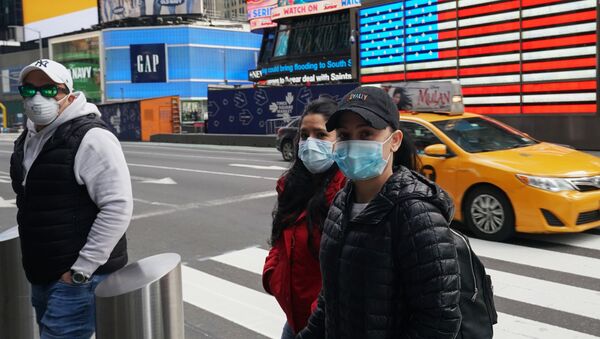 Des gens portant des masques à New York - Sputnik Afrique