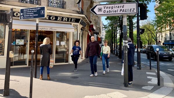 Paris en confinement pendant l'épidémie du Covid-19, 15 arrondissement, 7 avril 2020 - Sputnik Afrique