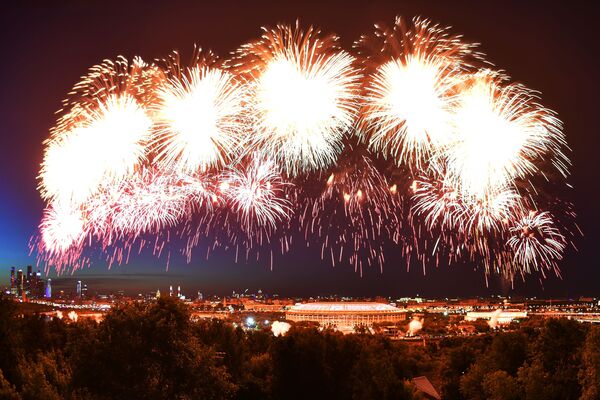 Des feux d’artifice tirés dans de nombreuses villes russes pour commémorer la Victoire

 - Sputnik Afrique