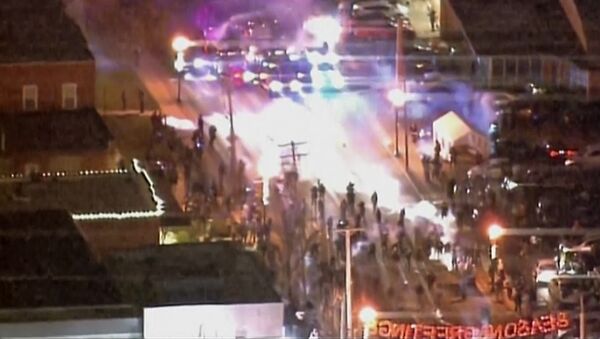 Fusillade de Ferguson: émeutes contre la clémence du tribunal - Sputnik Afrique